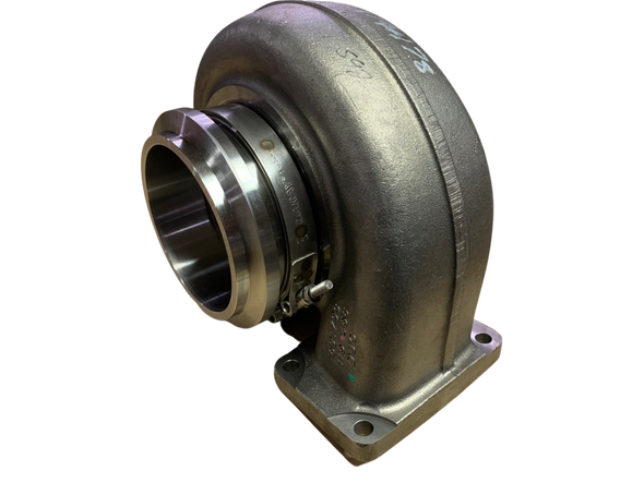Adapter flange mounted on the turbine housing