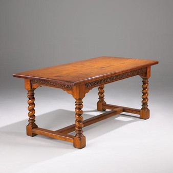 Carolean Dining Table "33285/210"