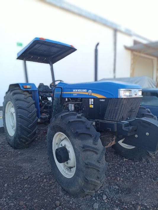 New Holland 6810 Doble Tracción Usado