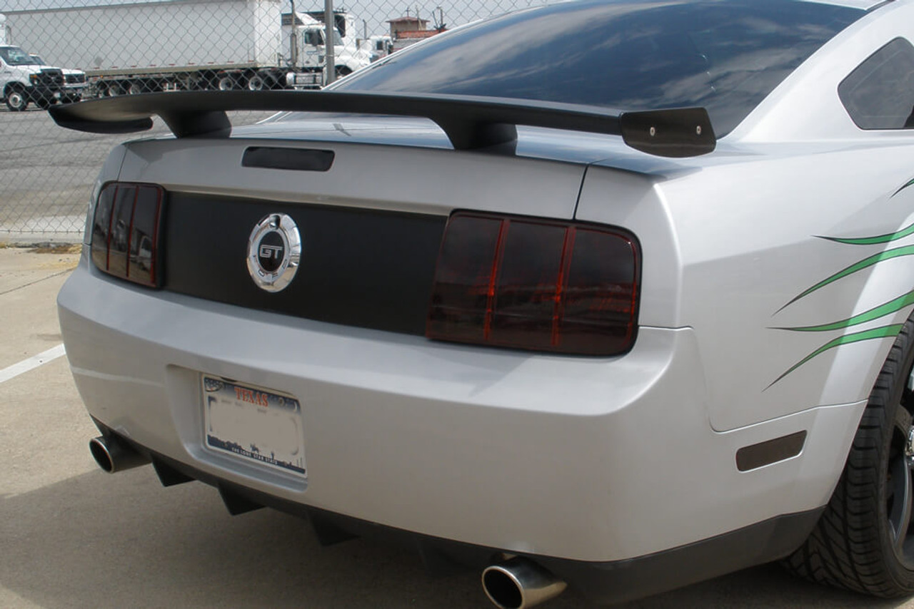 2005 mustang tail lights