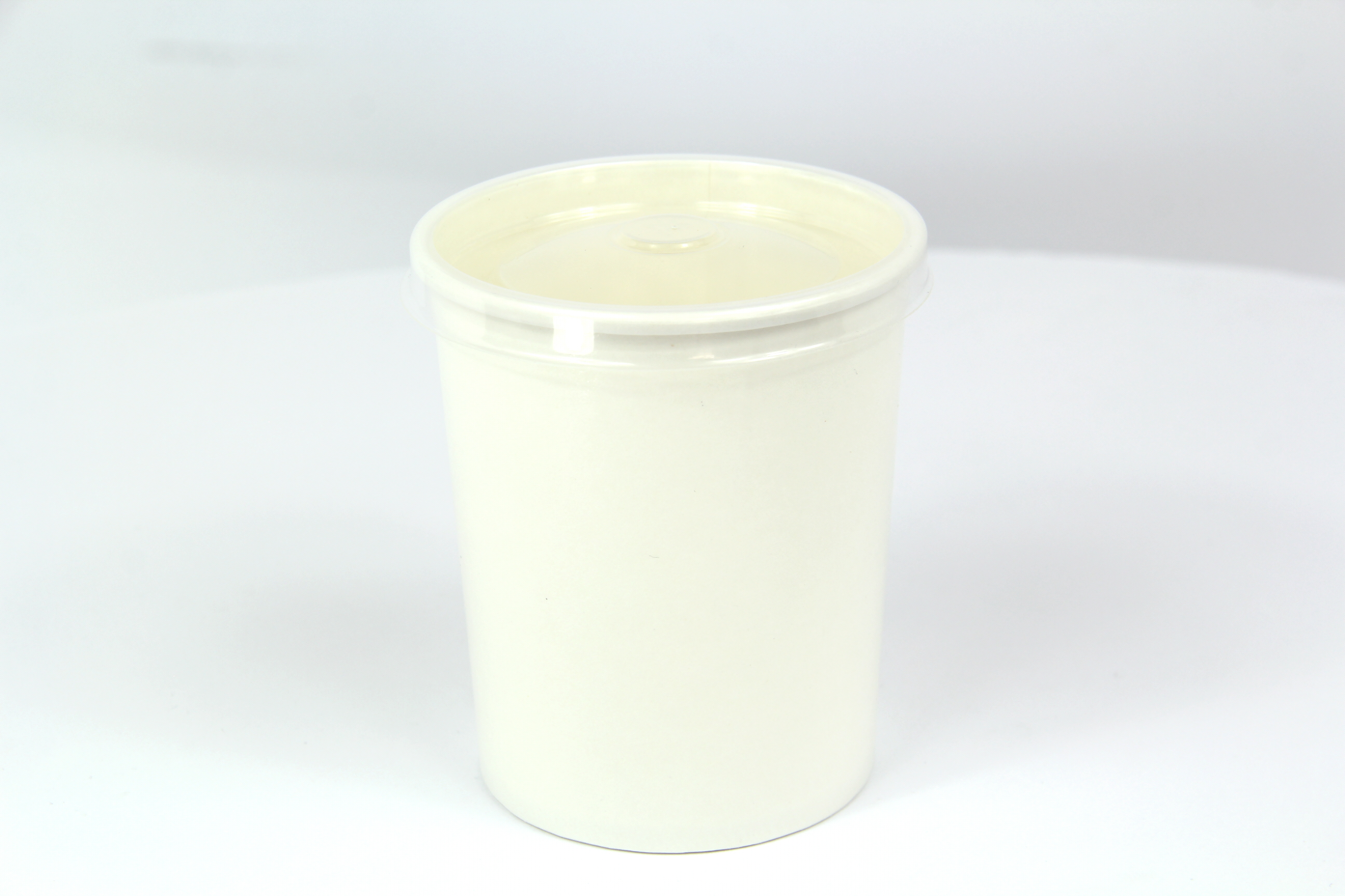 White Soup Cup (Lid optional) 20oz D:3.75in H:4.4in - 50 pcs