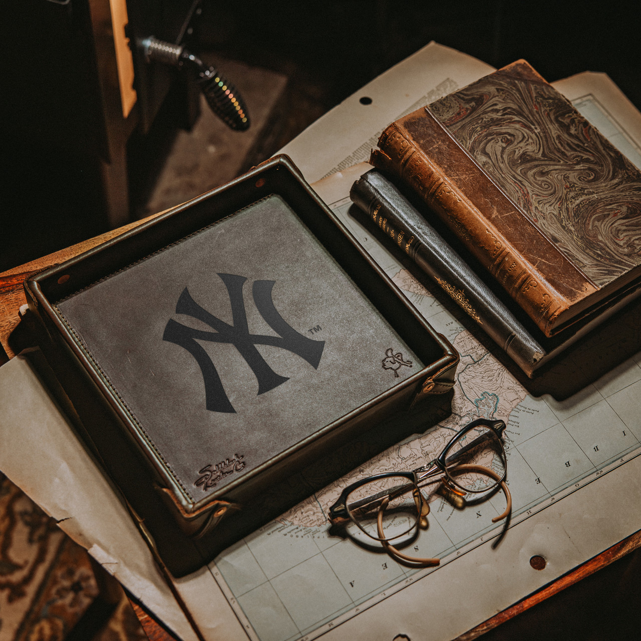 Leather Valet Tray | New York Yankees | Saddleback MLB