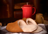 Dave's Deals Men's Sheepskin Slippers - Size 12 - Tobacco