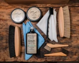 This image shows all the contents in the shoe shine kit