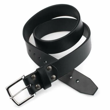 High quality black full grain Dave's Deals Old Bull Leather Belt - Black - 34 front view - Saddleback Leather