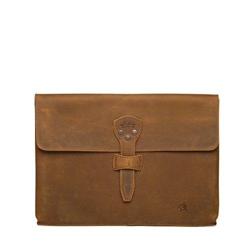 High quality the front of the tan leather document holder that fits a 16" laptop. Made by Saddleback