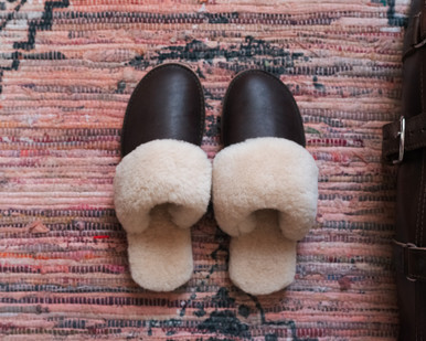 Dave's Deals Sheepskin Slippers - Women - New Design - 6 - DCB