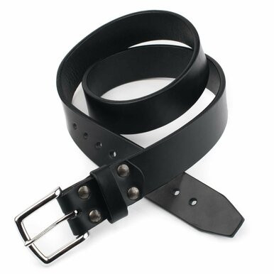 High quality black full grain Dave's Deals Old Bull Leather Belt - Black - 34 front view - Saddleback Leather