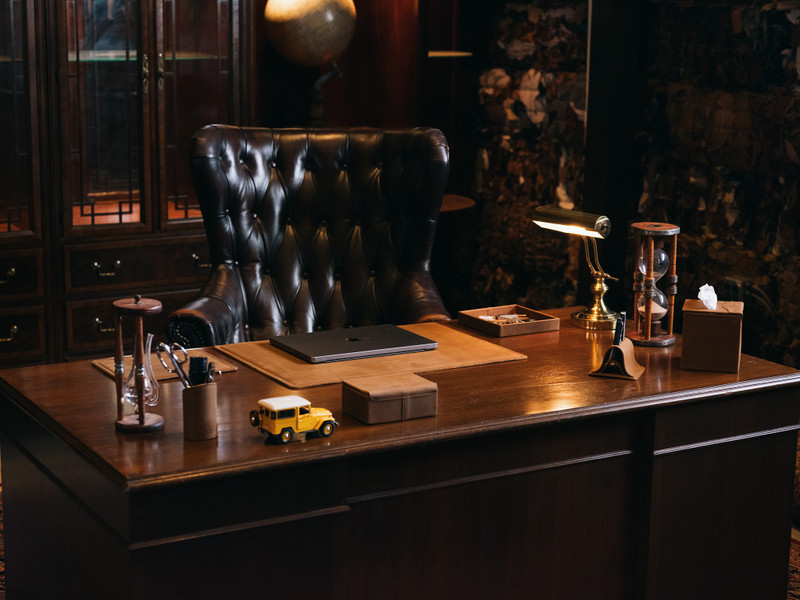 Desk set