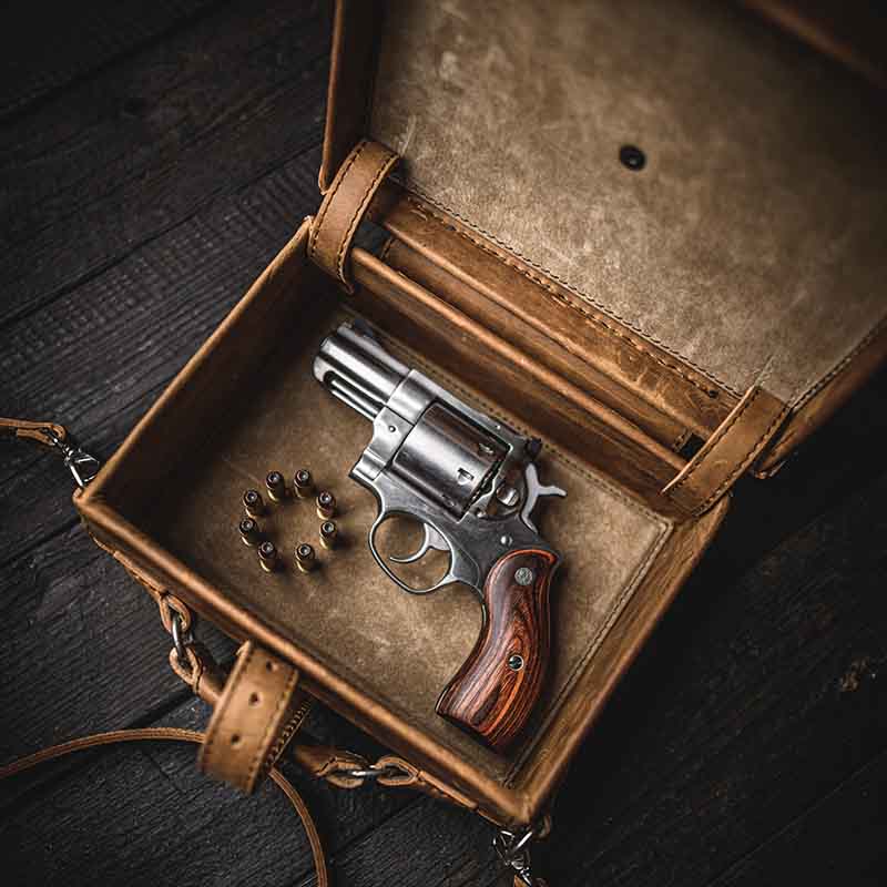 A leather case is perfect for keeping your jewelry together. Whether you have costume jewelry or valuable pieces, a leather case can help protect your items and ensure that they stay in good condition.