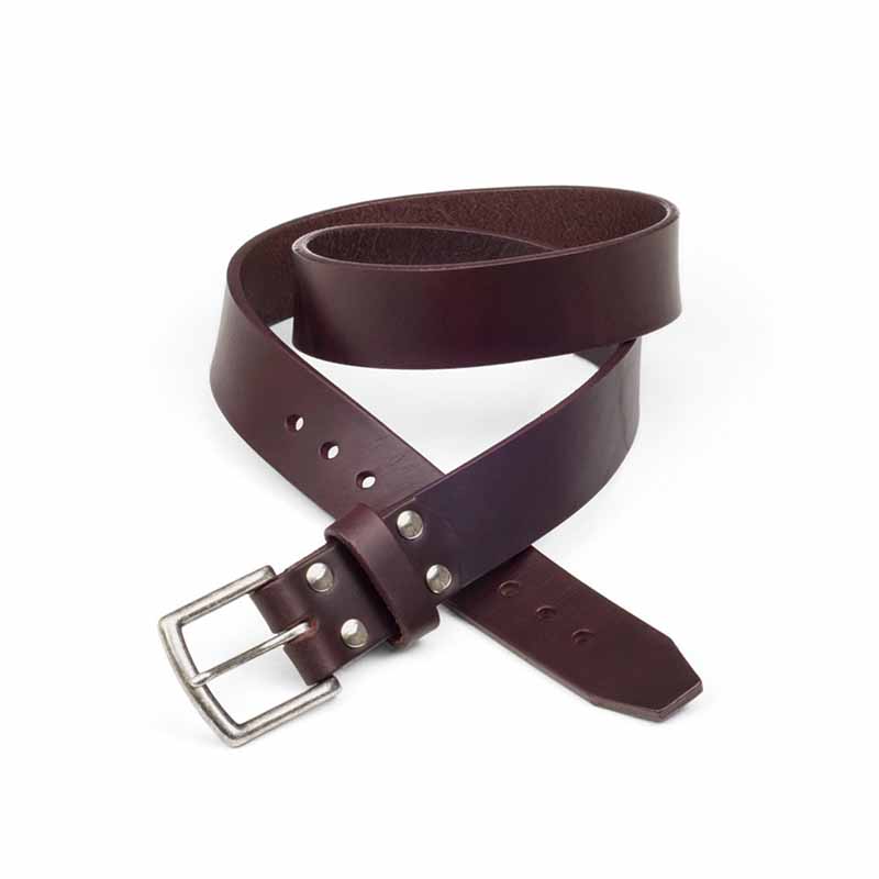 A good quality belt should be made of full grain leather, have high-quality hardware, and be designed for comfort and durability.
