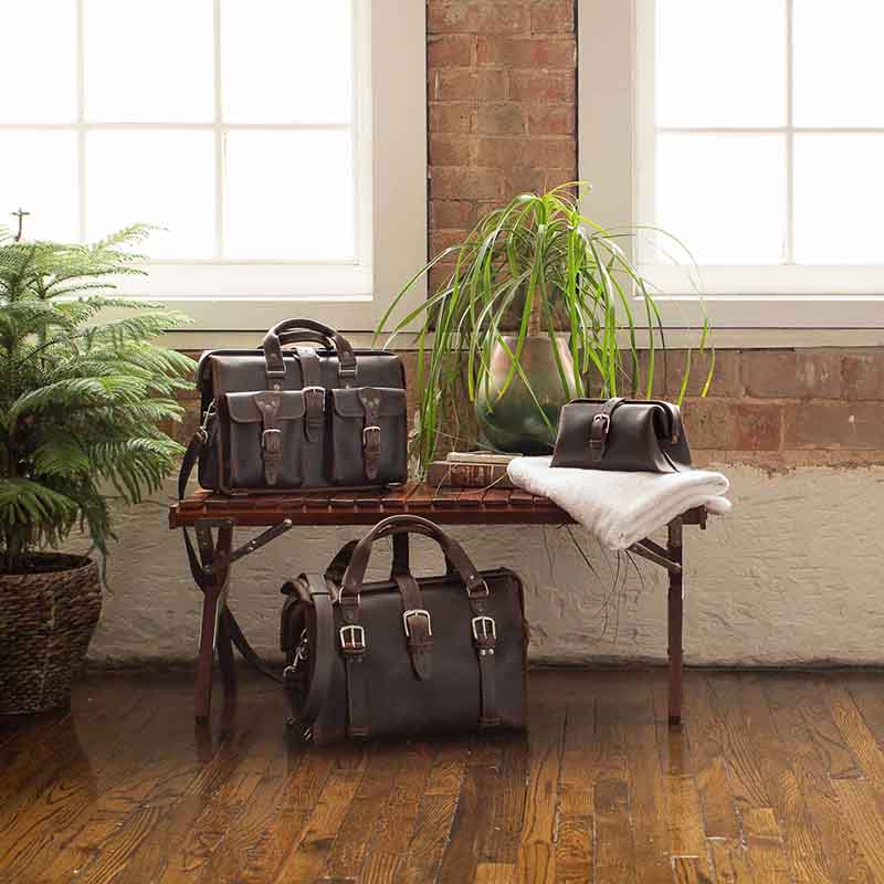 The toiletry bag is made of a single piece of full grain leather for durability, and is lined with light tan pigskin for easy cleaning. It features overkill 316 Stainless Steel hardware and a Gladstone bag opening closure to keep smaller items organized.