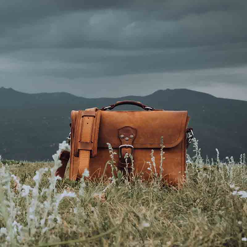 thirteener leather briefcase