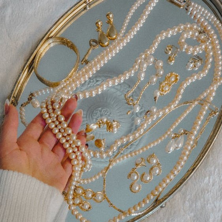 The Timeless Elegance of Pearl Jewelry in Fashion - LookLove