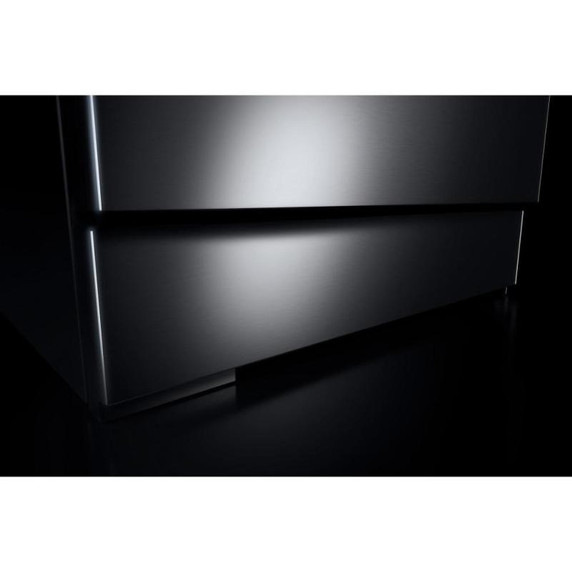 Jennair® 30" NOIR™ Dual-Fuel Professional-Style Range JDRP430HM
