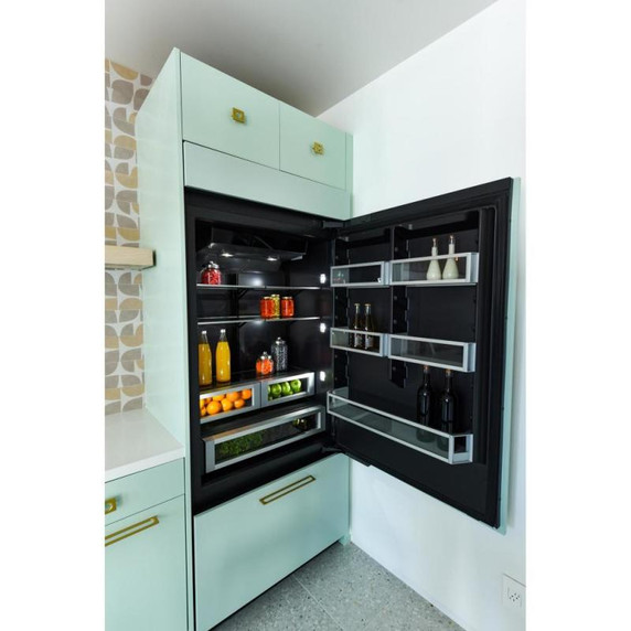 Jenn-Air® 36” Fully Integrated Built-In Bottom-Freezer Refrigerator (Right-Hand Door Swing) JB36NXFXRE