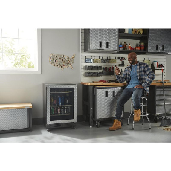 Gladiator® 6' (182.9 cm) Wide Adjustable Height Hardwood Workbench GAWB06HWEG