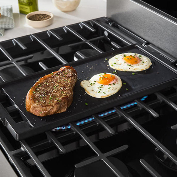 Whirlpool® 30-inch Smart Gas Range with True Convection, Steam/Self Cleaning, Rapid Preheat 5.3 CuFt Capacity WFGS7530RZ