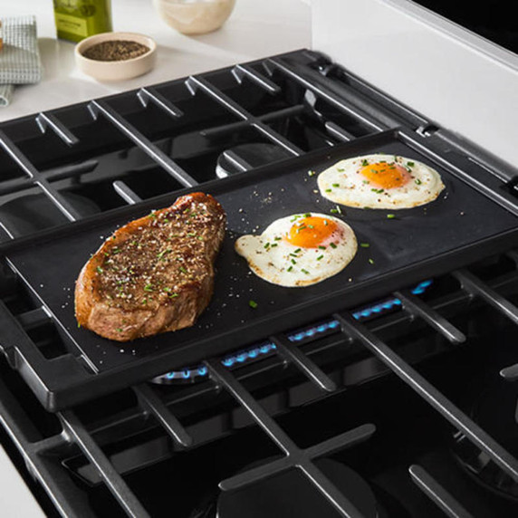 Whirlpool® 30-inch Smart Gas Range with True Convection, Steam/Self Cleaning, Rapid Preheat 5.3 CuFt Capacity WFGS7530RW