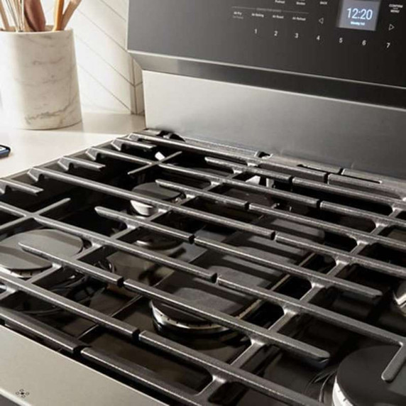 Whirlpool® 30-inch Smart Gas Range with True Convection, Steam/Self Cleaning, Rapid Preheat 5.3 CuFt Capacity WFGS7530RB