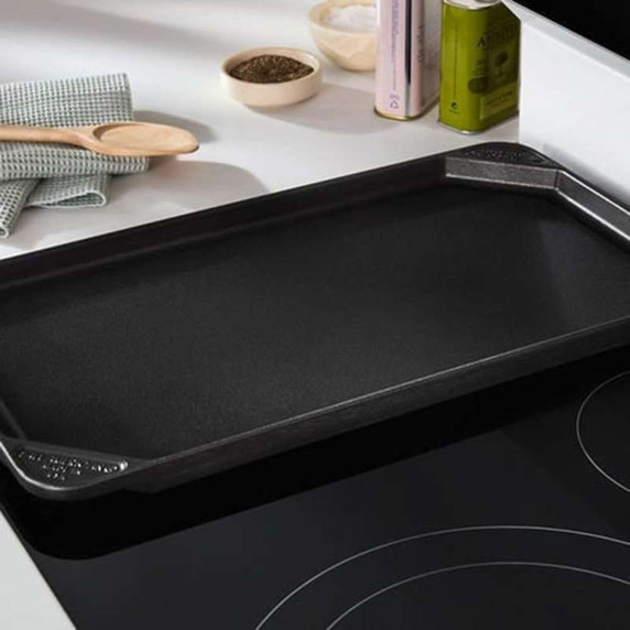 Whirlpool® 30-inch Smart Electric Range with  True Convection, No Preheat Air Fry, WipeClean™ Coating, Steam/Self Cleaning, Rapid Preheat 5.3 CuFt Capacity YWFES7530RW