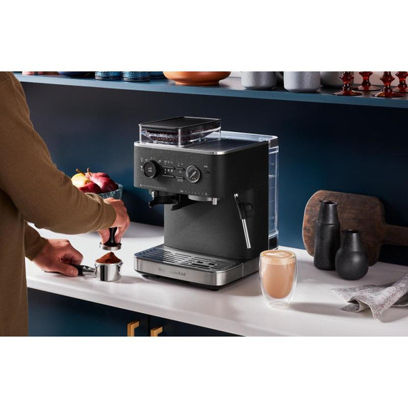 KitchenAid.ca Exclusive Colour - Semi Automatic Espresso Machine with Burr Grinder KES6551BK