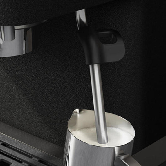 KitchenAid.ca Exclusive Colour - Semi Automatic Espresso Machine with Burr Grinder KES6551BK
