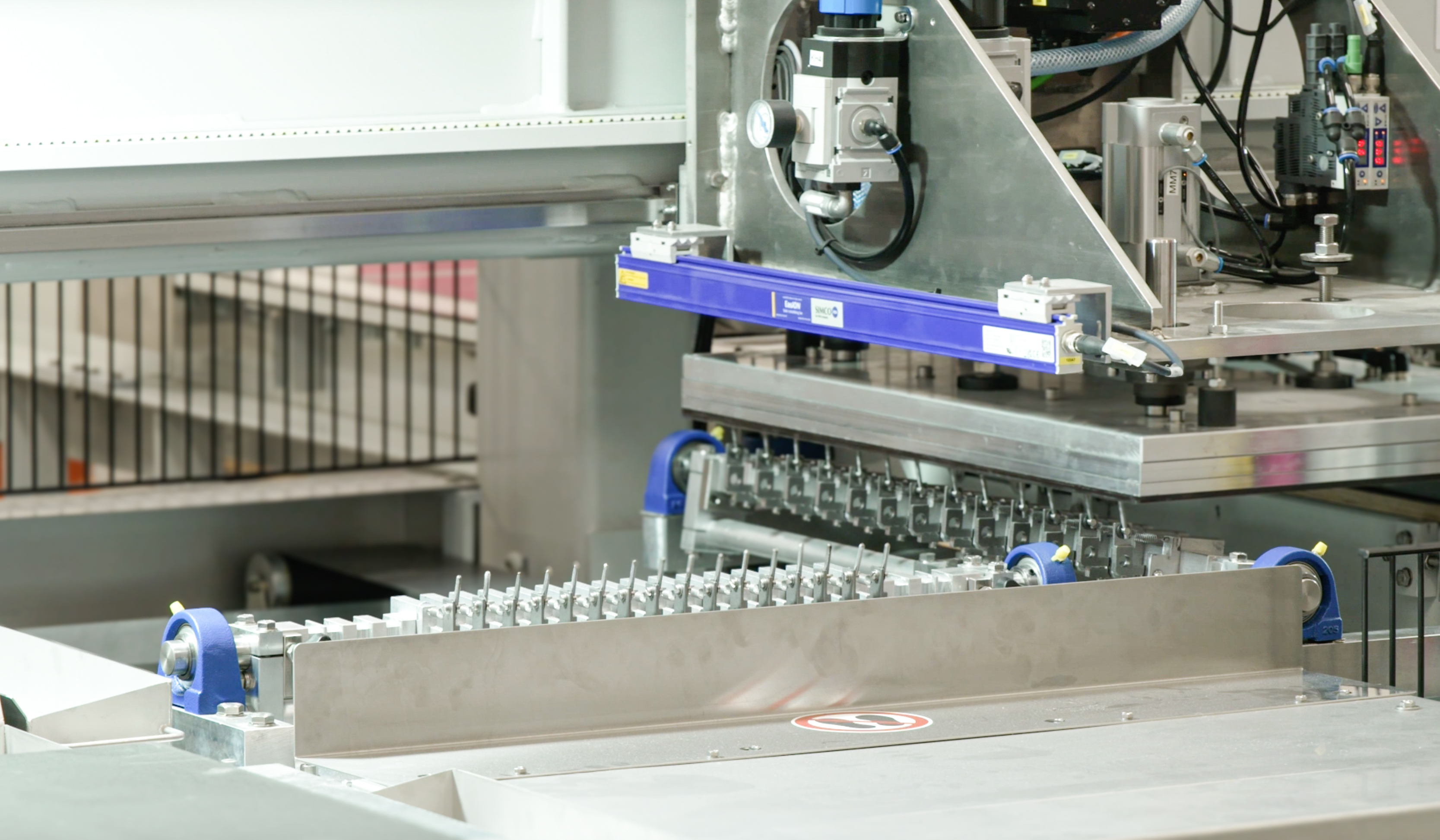 <p><span style="font-size: 10pt;">COVERGLASS CUTTING</span></p>