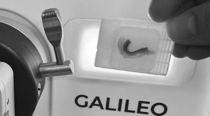 <p><span style="font-size: 10pt;">UNIQUE BACKLIT PANEL</span></p>