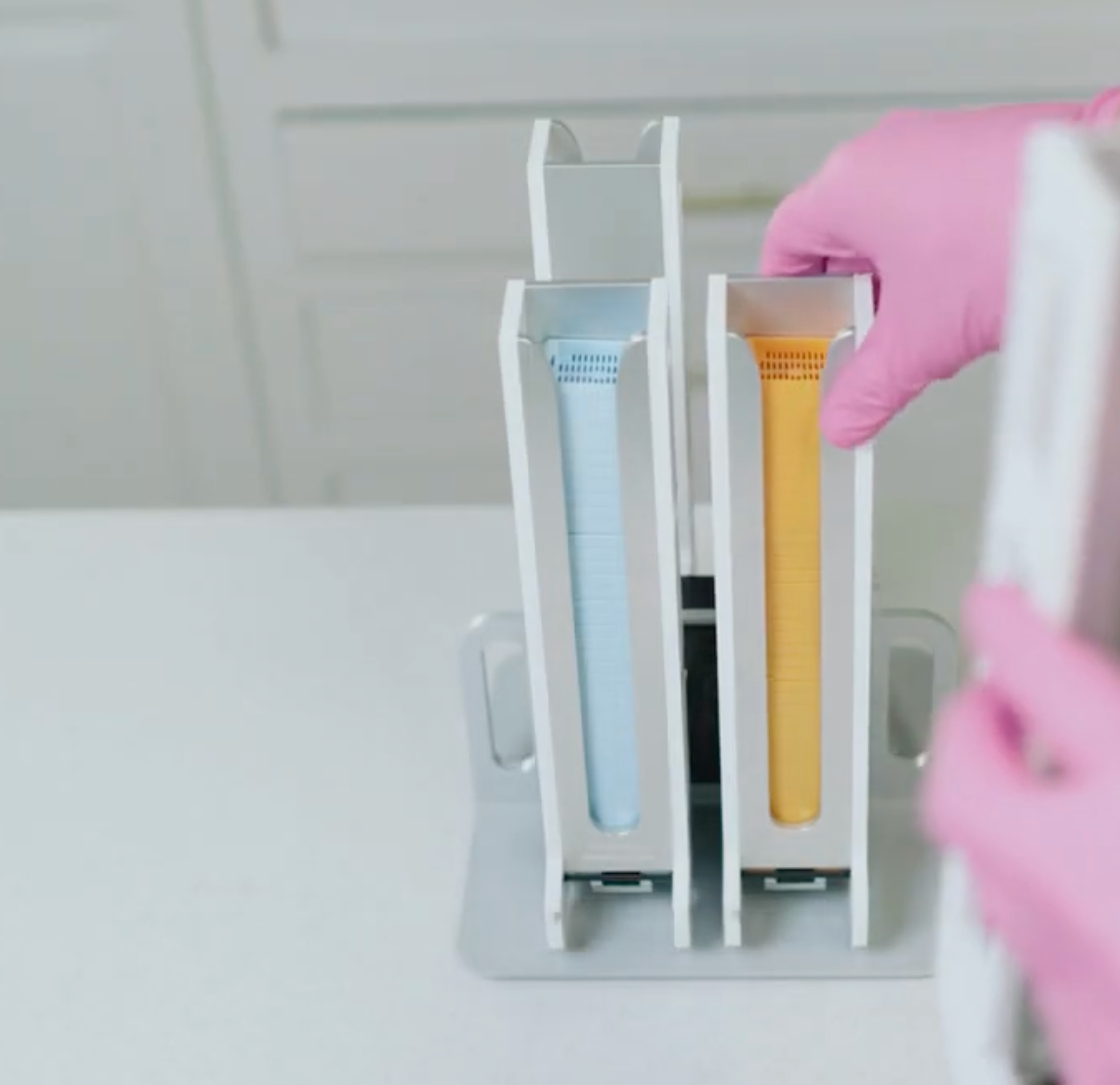 <p><span style="font-size: 10pt;">HOPPER HOLDERS FOR FLEXIBILITY</span></p>