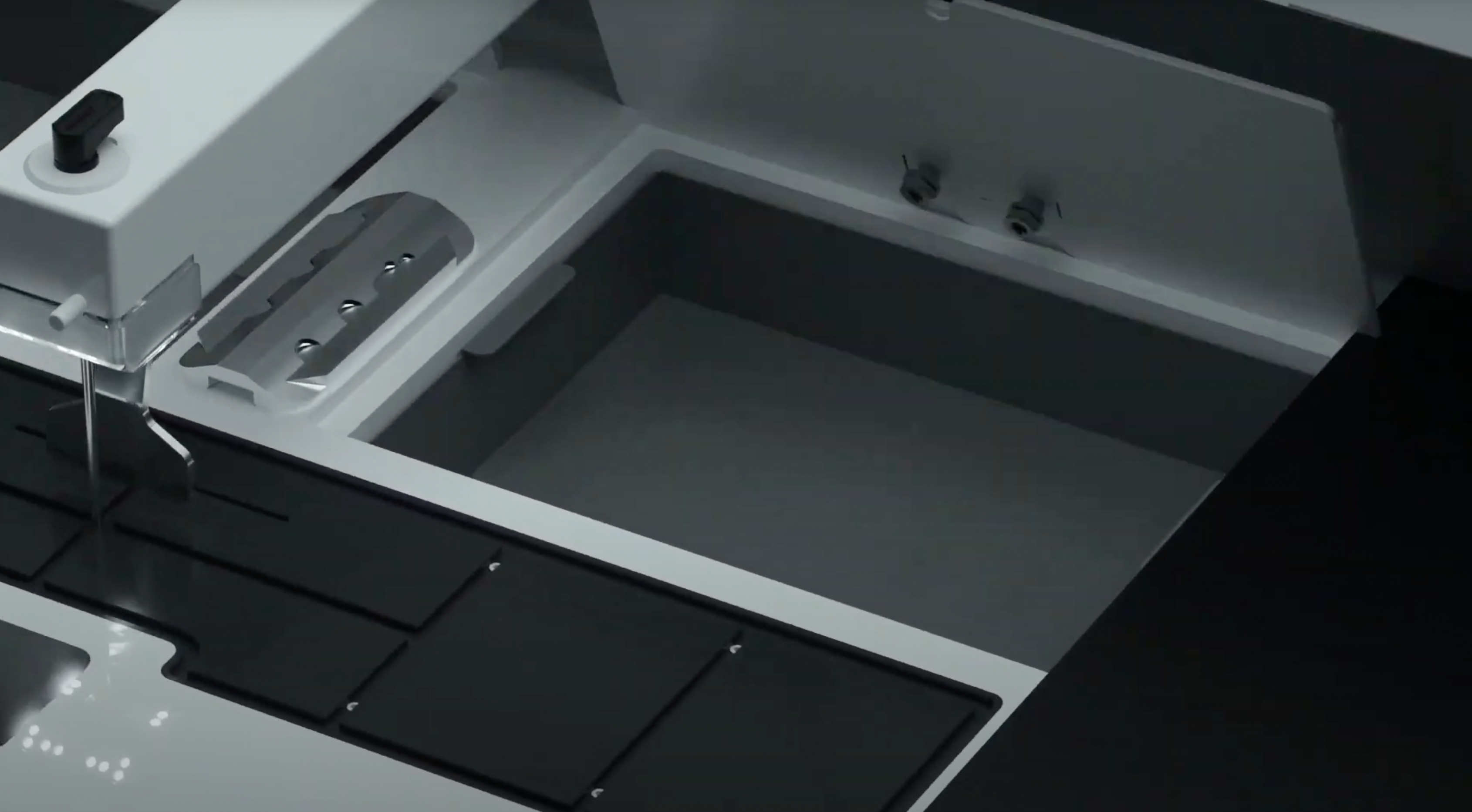 <p><span style="font-size: 10pt;">TWO HEATED TRAYS</span></p>