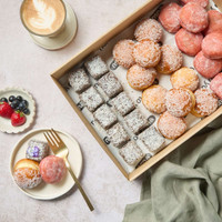 Petite Sweet Box