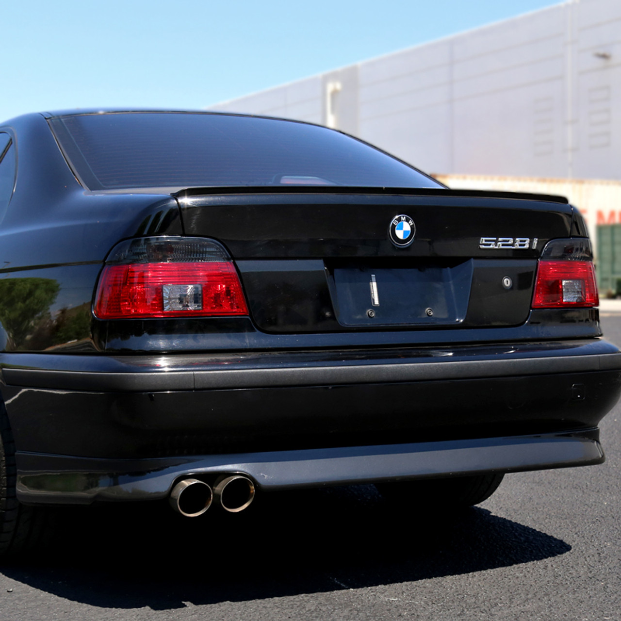 1997-2000 BMW E39 5 Series Tail Lights (Chrome Housing/Red Smoke