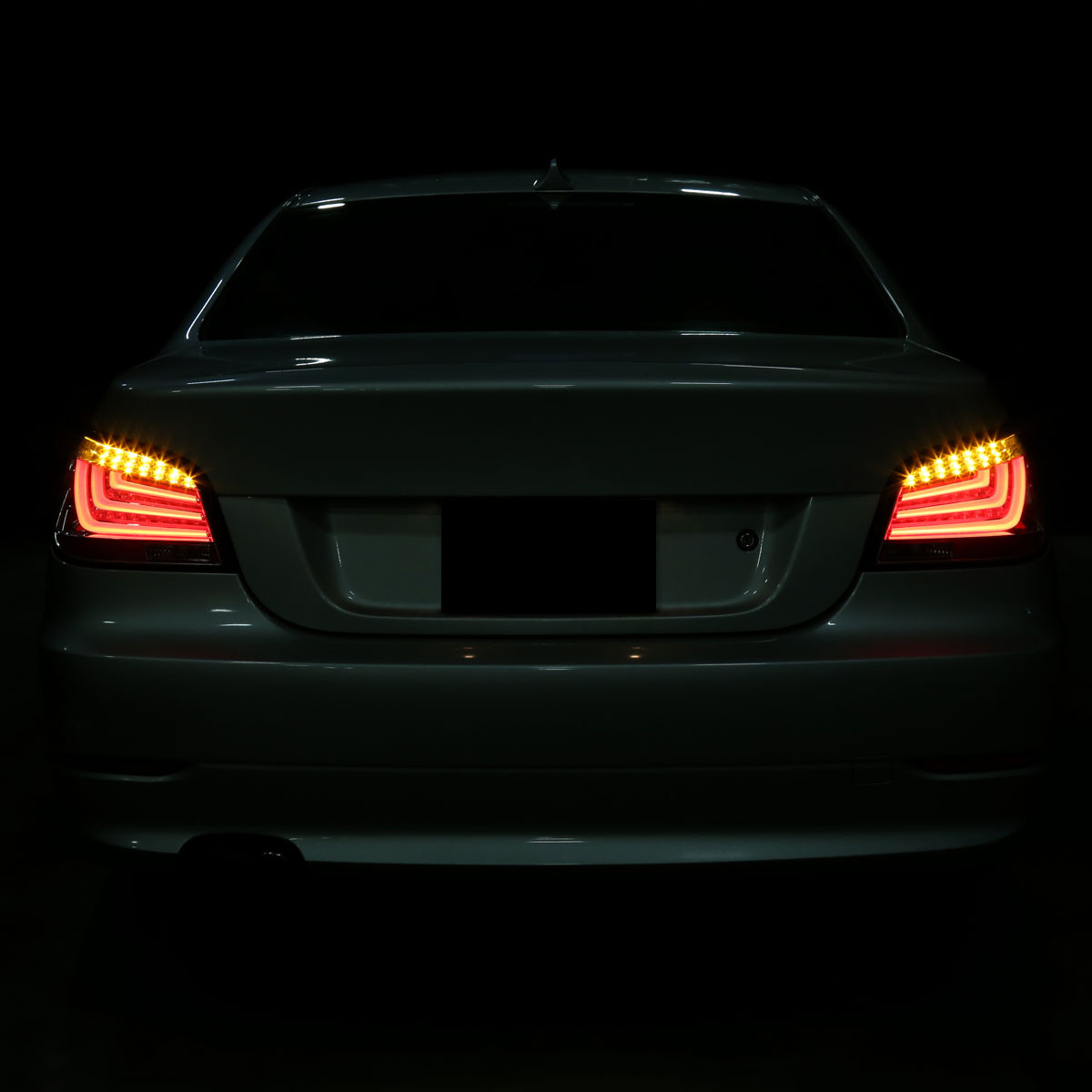 2004-2007 BMW E60 5 Series Sedan LED Tail Lights (Chrome Housing