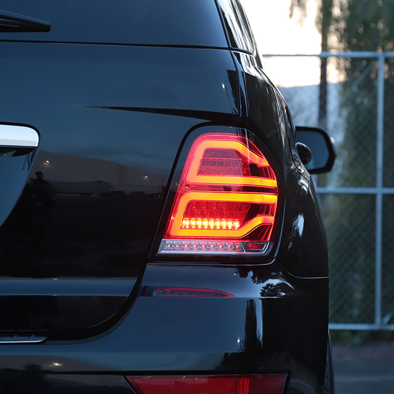 2006-2011 Mercedes Benz W164 ML Class LED Tail Lights (Jet Black  Housing/Clear Lens) - Spec-D Tuning