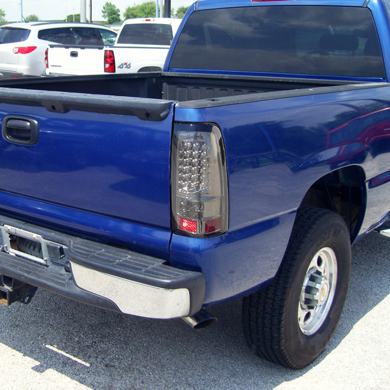 2003-2006 Chevrolet Silverado LED Tail Lights (Chrome Housing