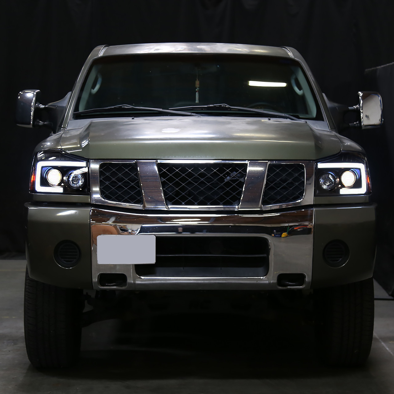 2004-2015 Nissan Titan/ 2004-2007 Armada LED C-Bar Projector