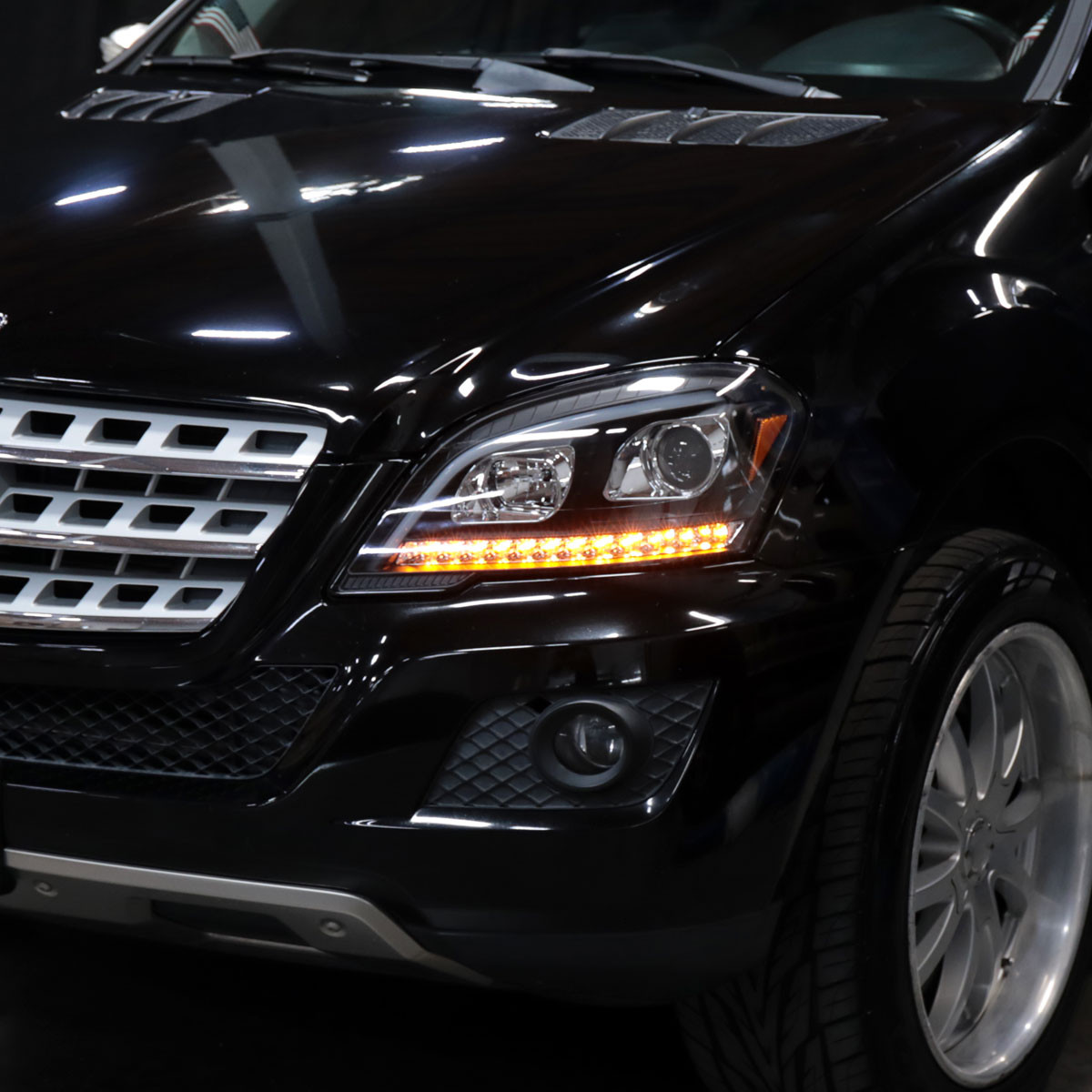 2009-2011 Mercedes Benz W164 ML-Class LED Sequetial Turn Signal