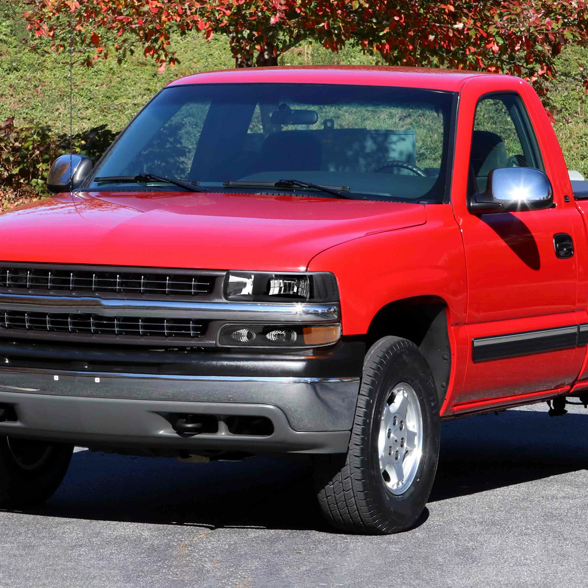 Front Bumper Signal Lights For 1999-2002 Chevy Silverado & 2000-2006 Suburban/Tahoe - Clear Lens, Chrome Housing
