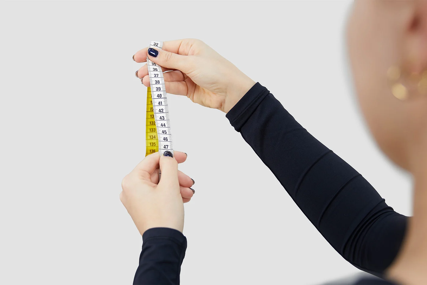 Reading the torso measurement from a tape measure
