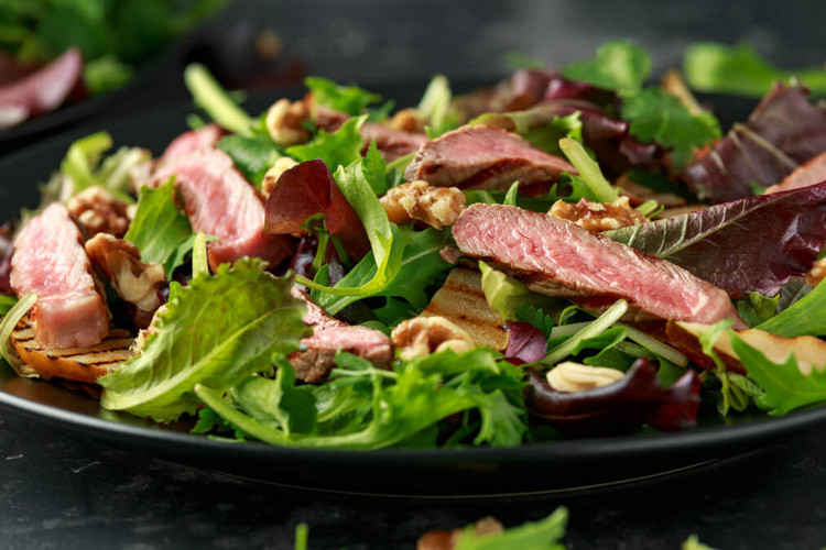 Balanced Steak Salads for Healthy Eating
