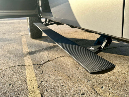 Body Armor 4x4 GM-4500 - 14-18 GM Silverado/Sierra 1500/2500/3500 (Gas Only) E-Power Board Steps - Black