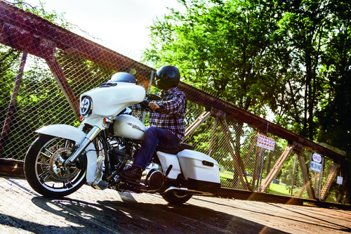 Kuryakyn 6417 - Oil Cooler Cover Milwaukee-8 Chrome