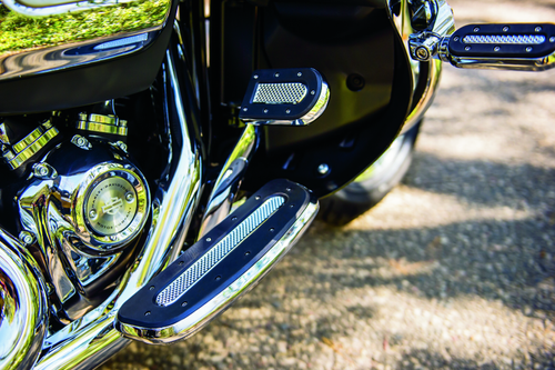 Kuryakyn 7041 - Heavy Industry Driver Floorboards Chrome