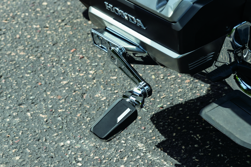Kuryakyn 6750 - Omni Cruise Mnt With Pegs Chrome