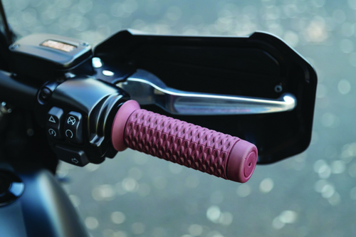 Kuryakyn 6597 - Braaap Grips 7/8in Red