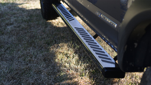 Lund 28665027 - 09-17 Dodge Ram 1500 Quad Cab Summit Ridge 2.0 Running Boards - Stainless
