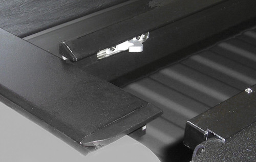 Roll-N-Lock LG507M - 05-15 Toyota Tacoma Double Cab SB 59-1/2in M-Series Retractable Tonneau Cover