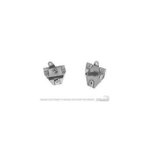 Scott Drake C6OZ-6221818-B - Door Handle Shaft Assembly Scott Drake C6OZ-6221818-B - Door Handle Shaft Assembly