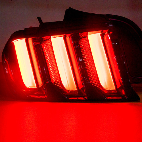 Winjet CTRNG0636-GBS - RENEGADE TAIL LIGHTS